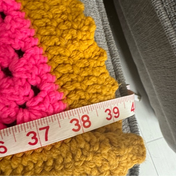 Crocheted baby blanket - Picture 3 of 3